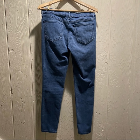 Old Navy Rockstar Mid-Rise Jeans - Picture 5 of 6